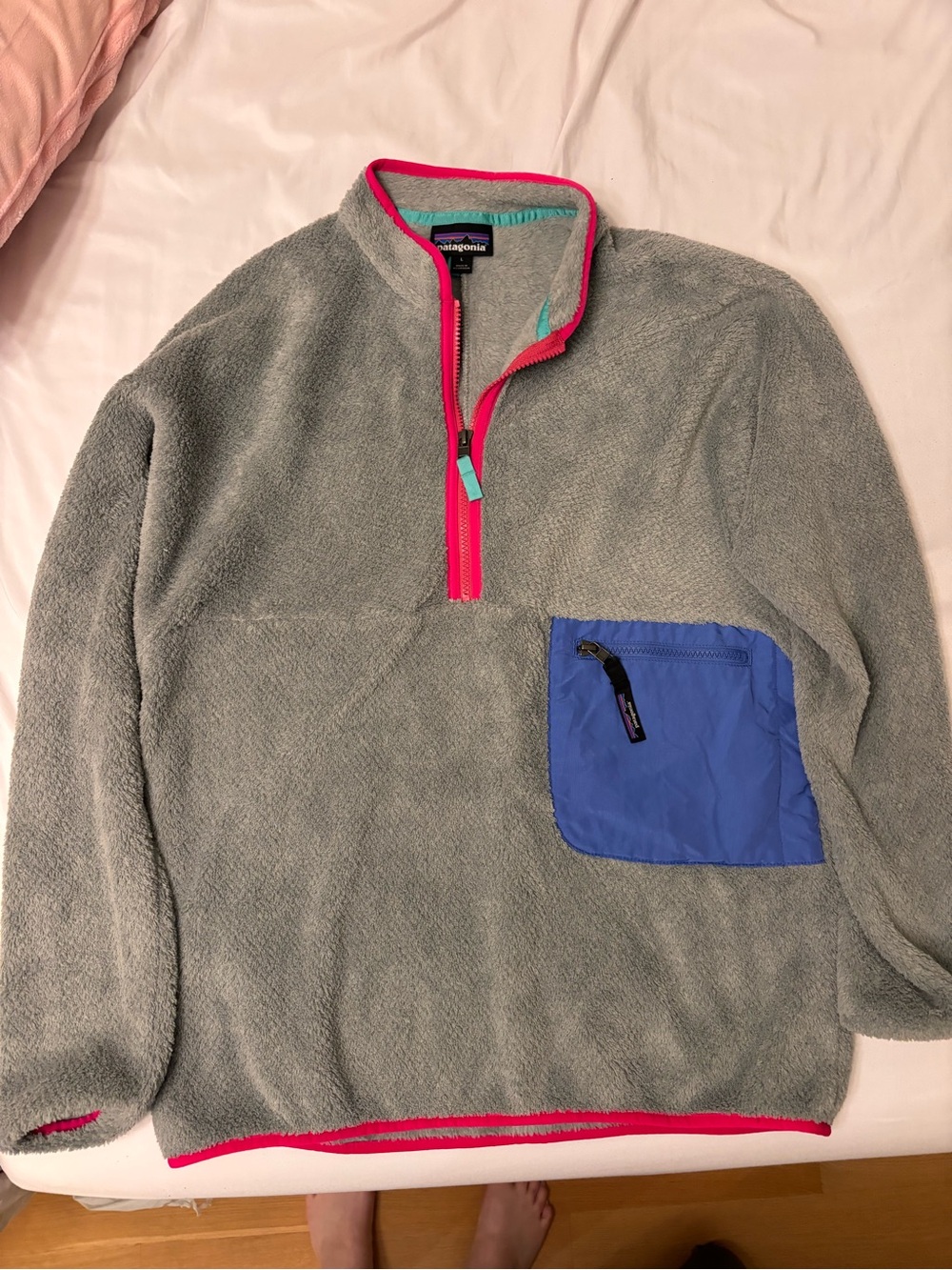 Patagonia Women’s Gray Fleece Quarter-Zip with Purple Pocket and Pink Trim - Picture 2 of 6